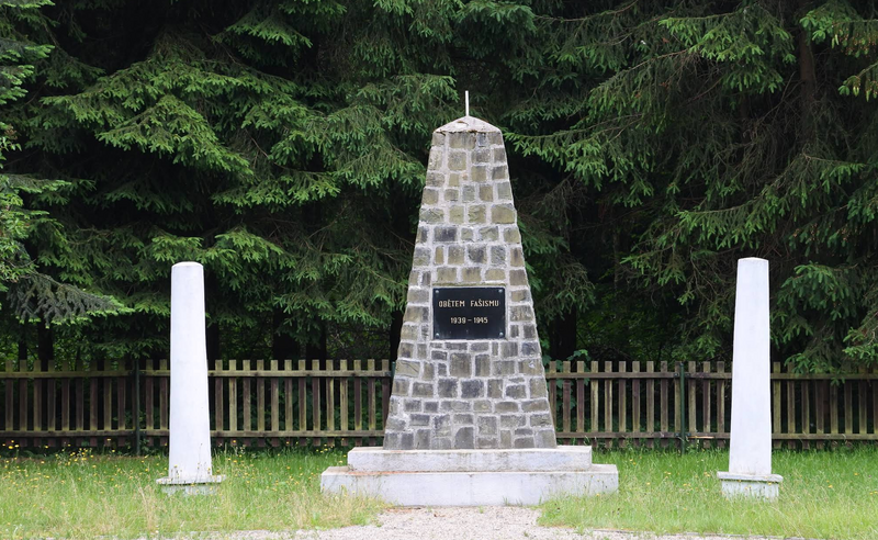File:Rabstein memorial.png